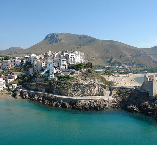 https://www.gajeta.com/wp-content/uploads/2016/03/dintorni_sperlonga-540x500.jpg