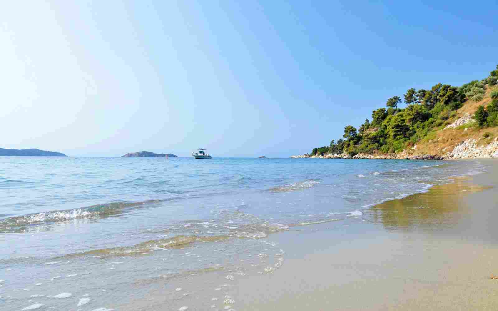 https://www.gajeta.com/wp-content/uploads/2016/03/summer-beach-01.jpg