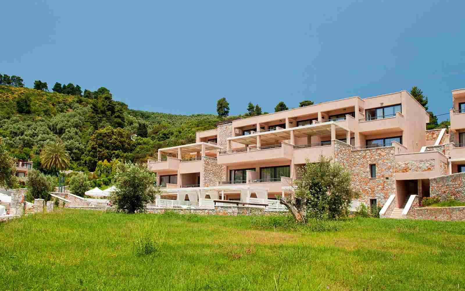 https://www.gajeta.com/wp-content/uploads/2016/03/summer-hotel-01.jpg
